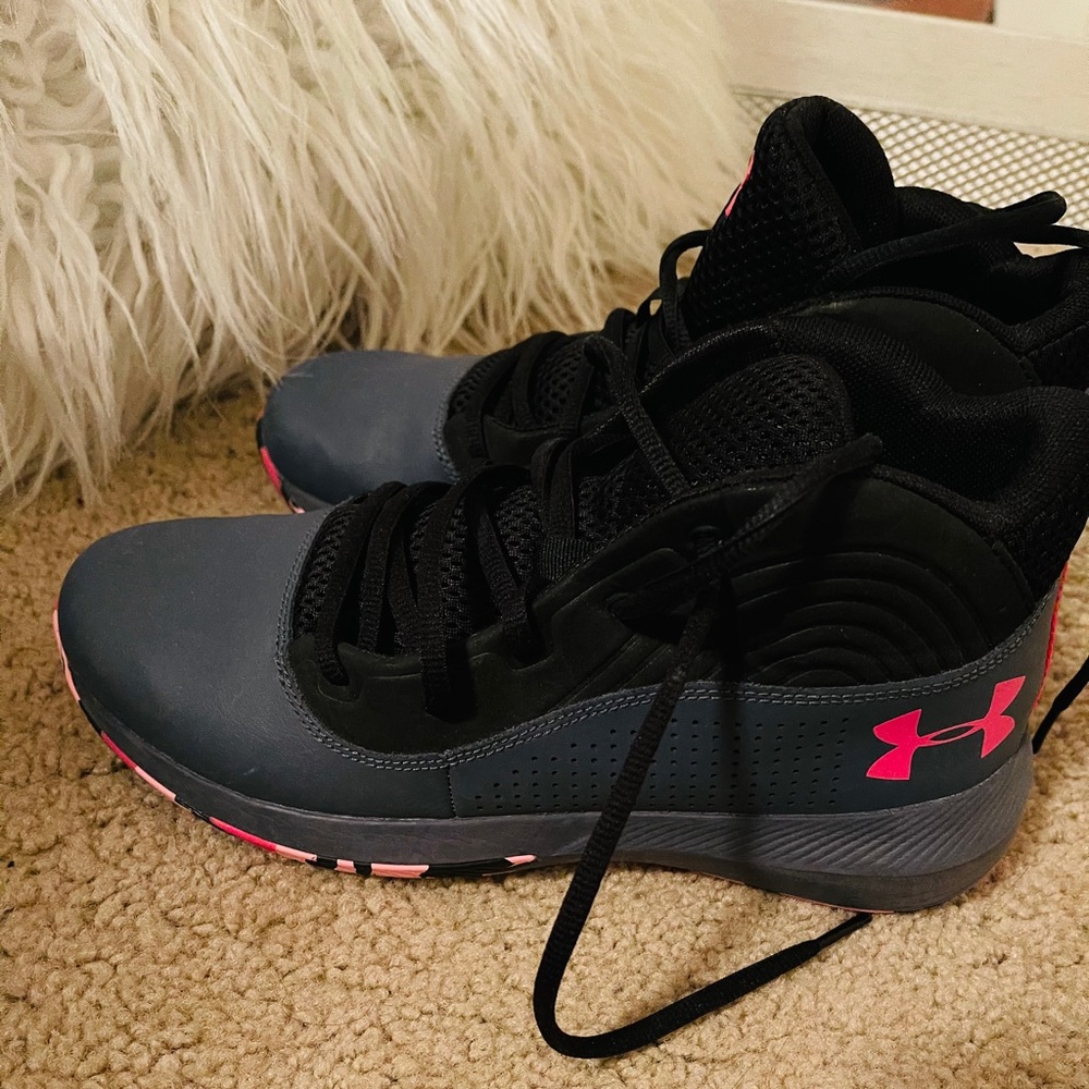 Youth girls basketball shoes